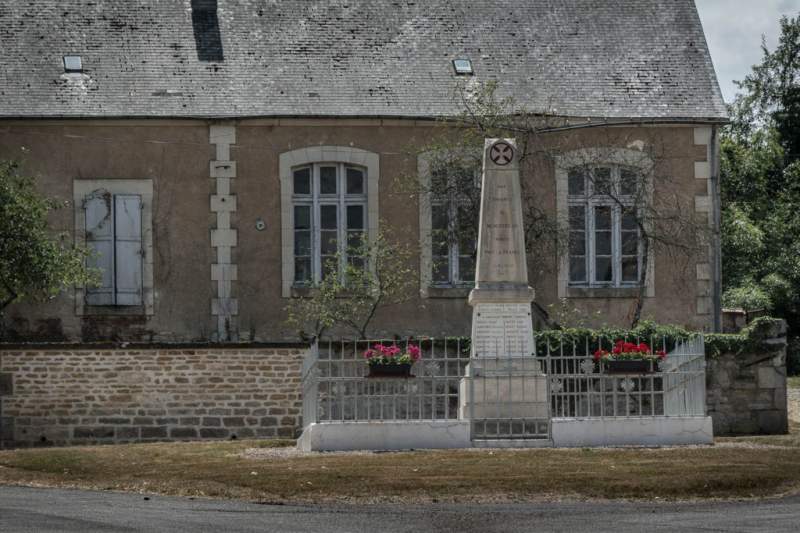 Monuments aux morts de Menestreau