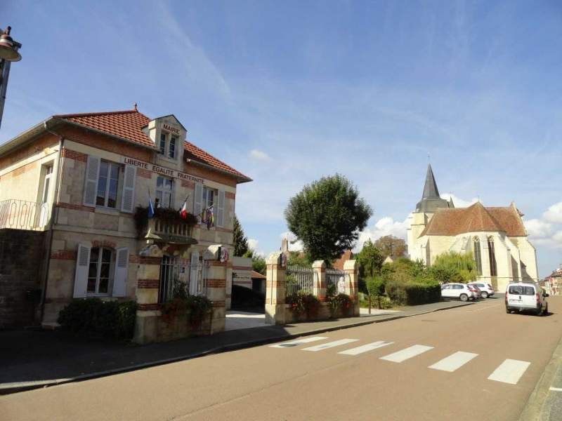 La Mairie de Suilly-la-Tour