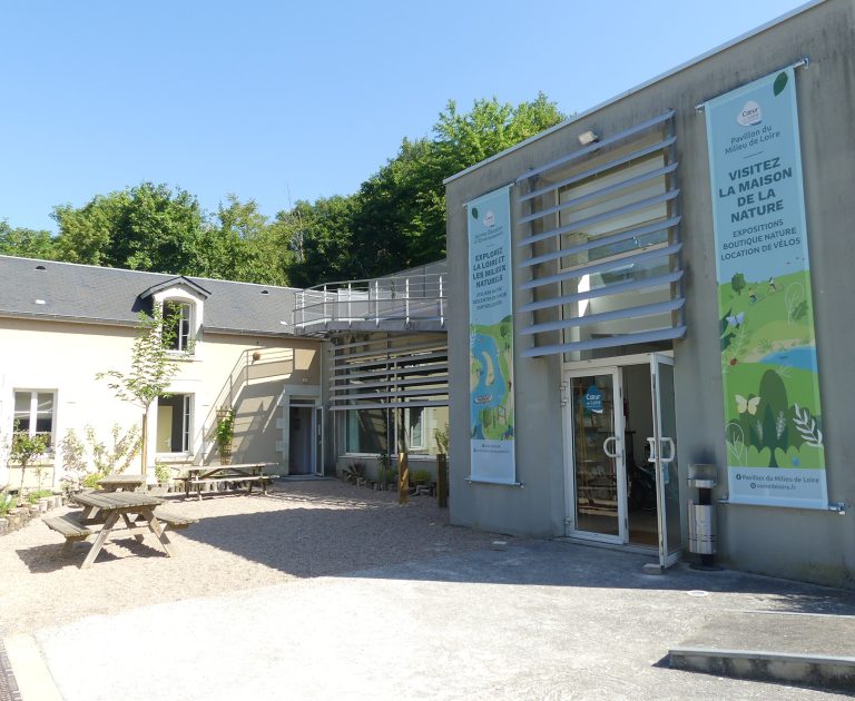 Devanture du Pavillon du Milieu de Loire à Pouilly-sur-Loire