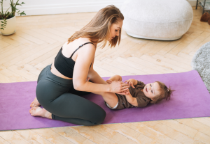 Activité baby yoga avec le relais petite enfance (RPE)